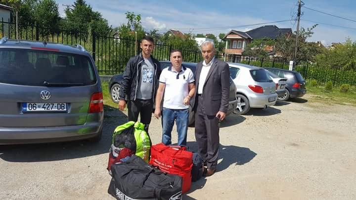 Foto lajm: Akoma pajisje sportive nga Mirali Shabani për shkollën