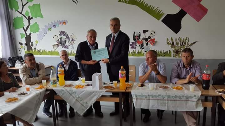 Falënderohet Lirush Sylejmani për punën në shkollë