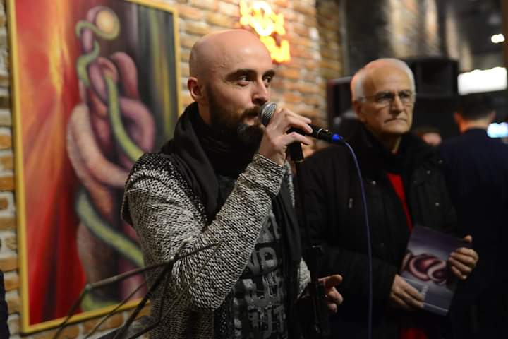 Foto lajm: Smirasi me origjinë Visar Iseni me ekspozitë në Shkup