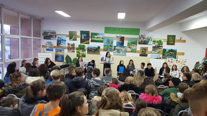 Nxënësit e Smirës dëshmojnë talentin në letërsi