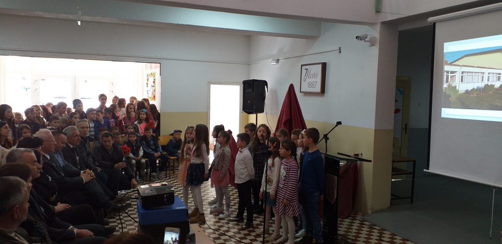 Nderim e respekt për shkollën dhe mësuesit