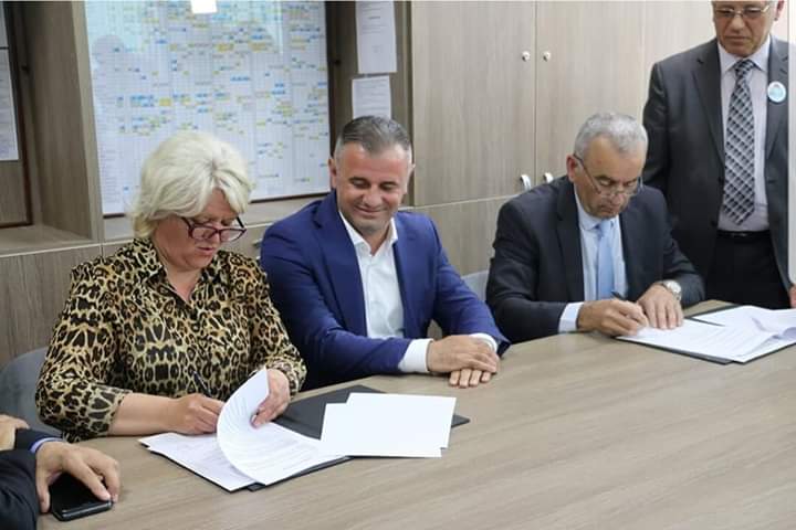 Shkolla e Smirës lidh bashkëpunim me shkollën e Libofshës së Fierit dhe shkollën e Çairit të Shkupit